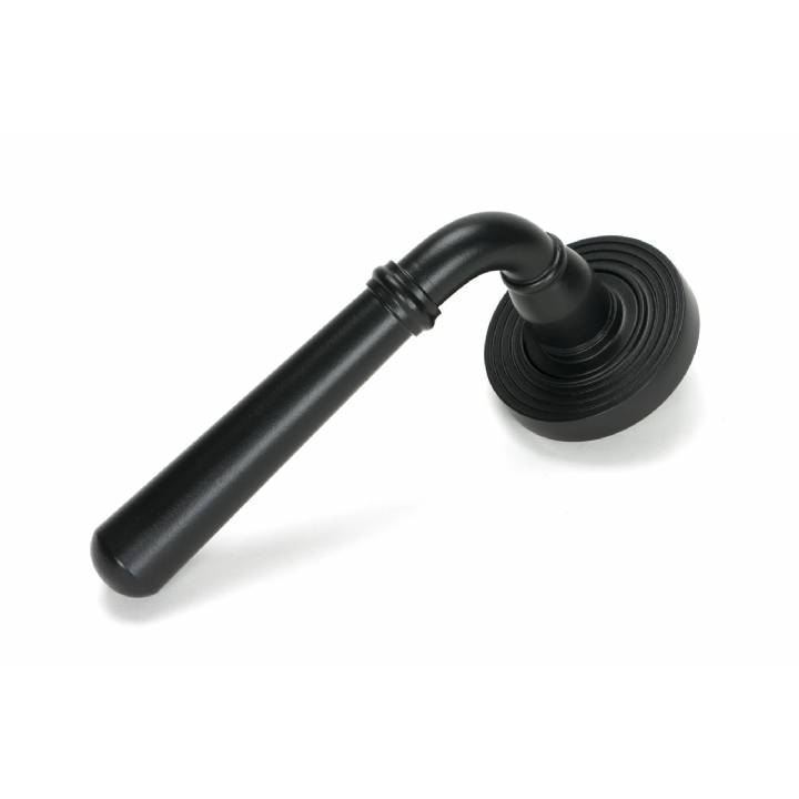 Matt Black Newbury Lever on Rose Set (Beehive)