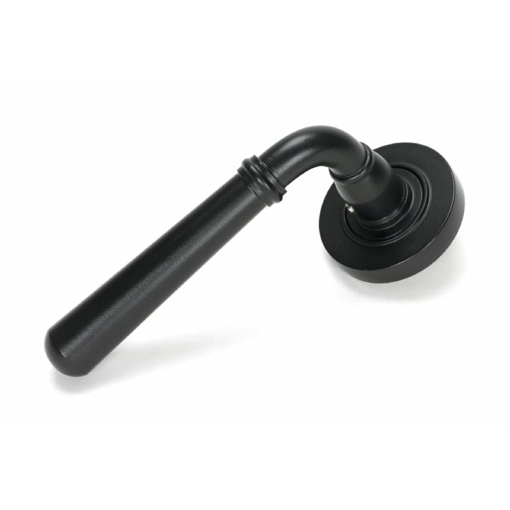 Matt Black Newbury Lever on Rose Set (Plain) - Unsprung