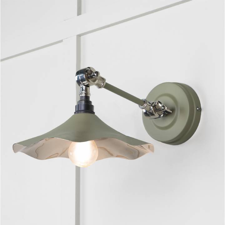 Smooth Nickel Flora Wall Light in Tump