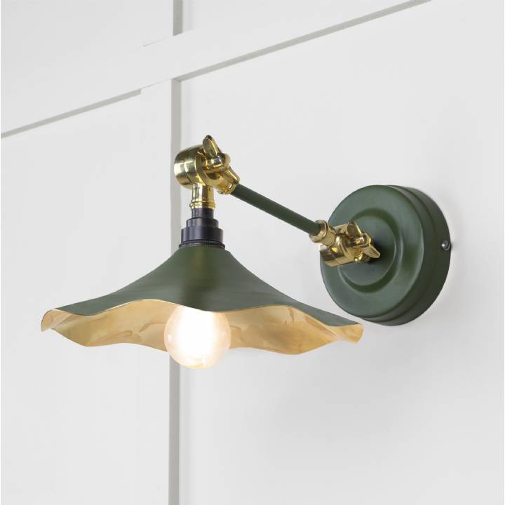 Smooth Brass Flora Wall Light in Heath