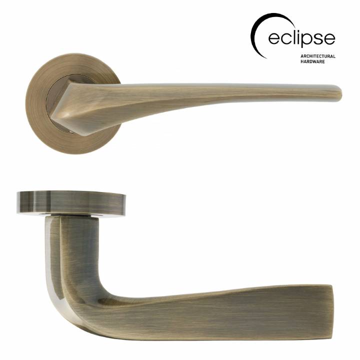 ECLIPSE LANZA LEVER ON ROSE DOOR HANDLE