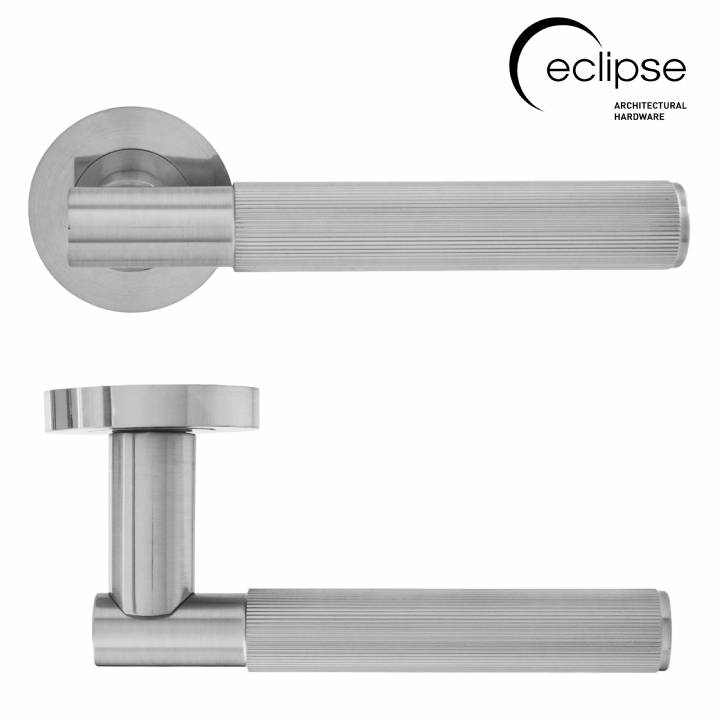 ECLIPSE LINEAR LEVER ON ROSE DOOR HANDLE